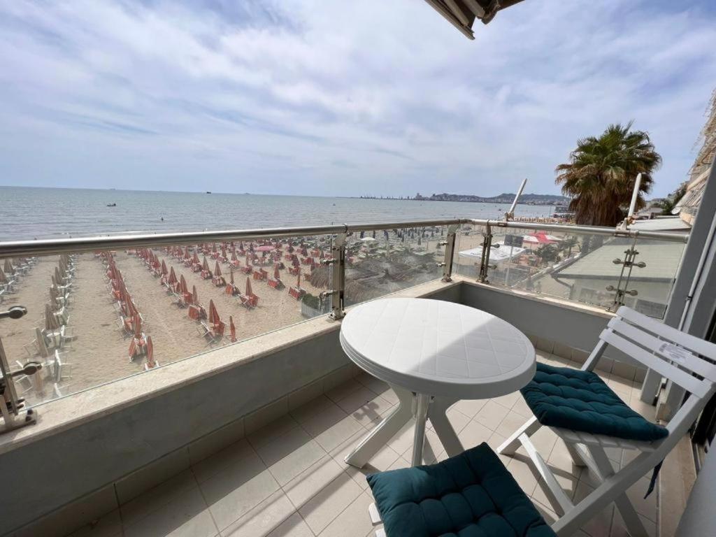 Sea View-Apartment On The Beach - Durrs2 Durrës 外观 照片