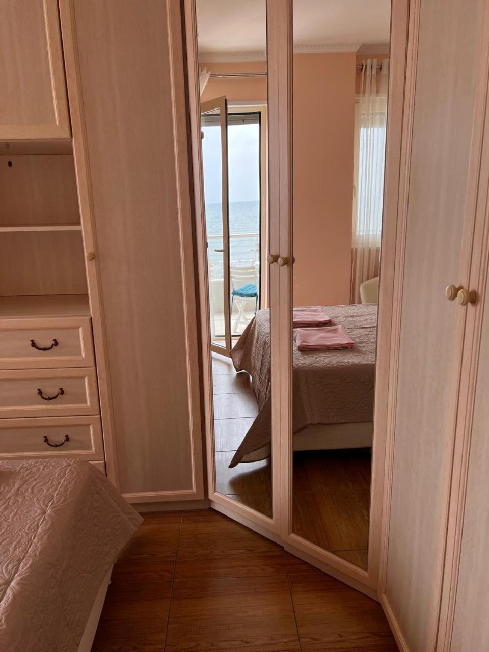 Sea View-Apartment On The Beach - Durrs2 Durrës 外观 照片