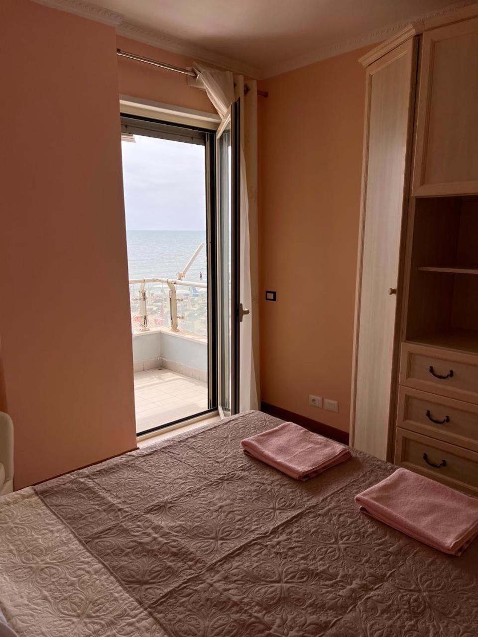 Sea View-Apartment On The Beach - Durrs2 Durrës 外观 照片