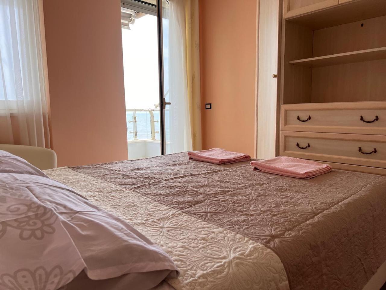 Sea View-Apartment On The Beach - Durrs2 Durrës 外观 照片